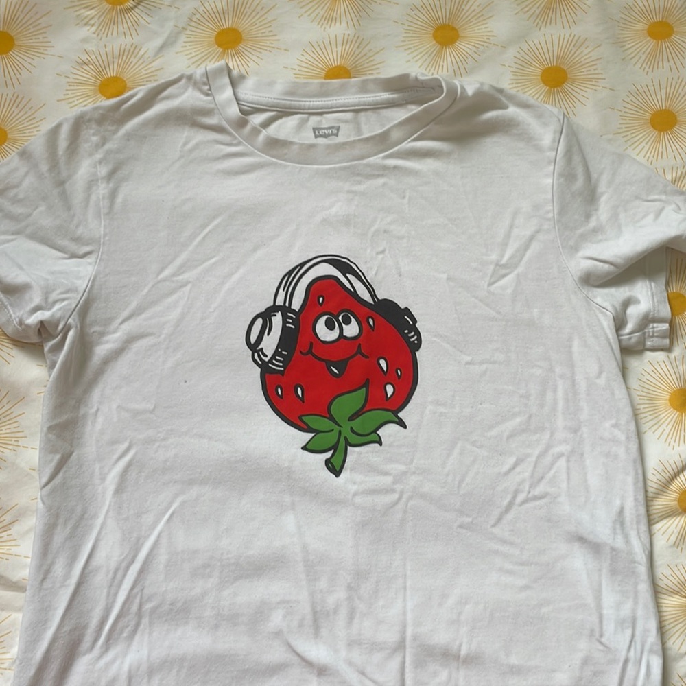 Levi’s strawberry tee